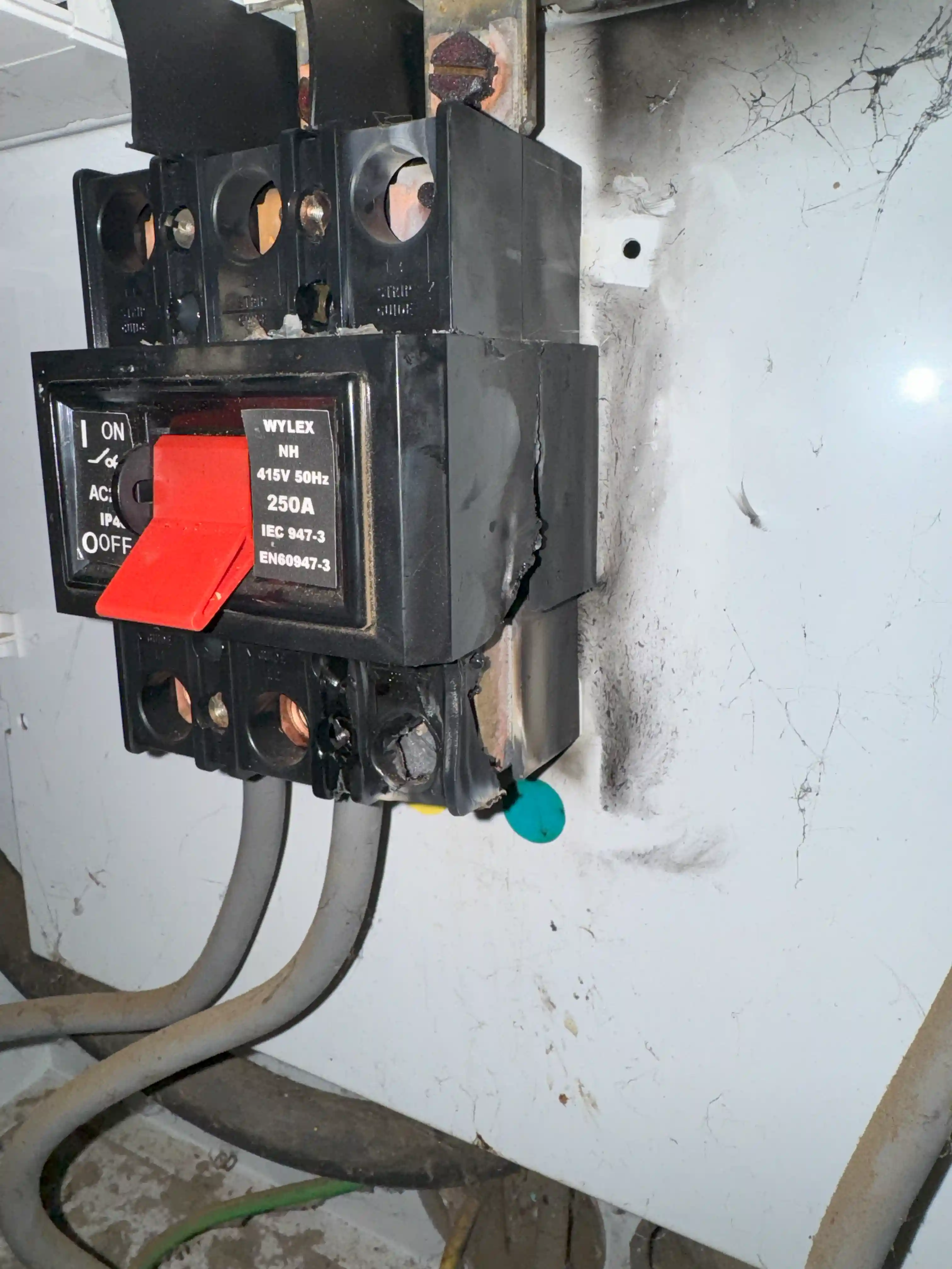 24 Hours Emergency Electrician near Andover